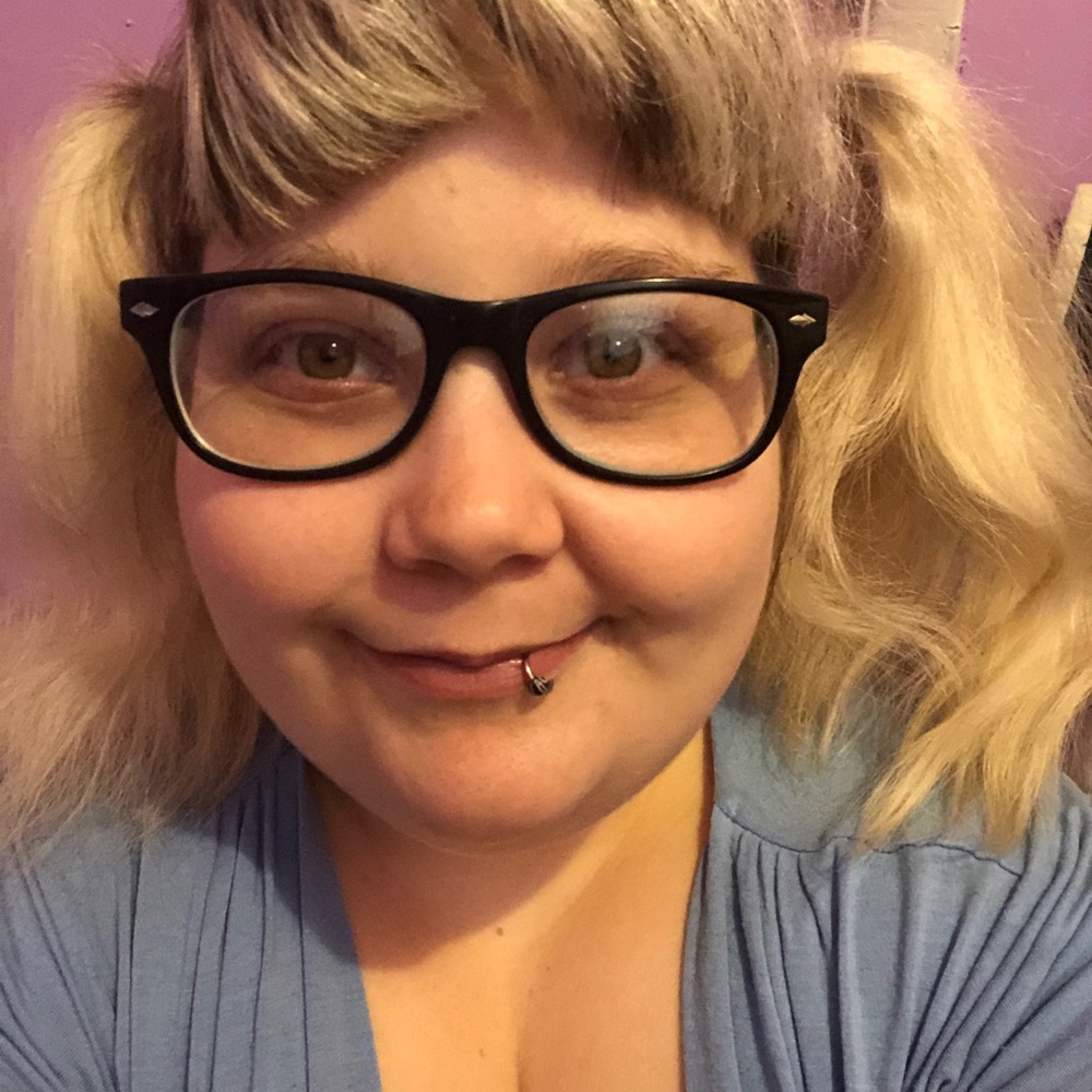 Meet your Posher, Carolyn
